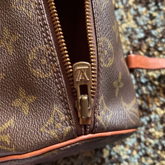 Preowned Louis Vuitton Damier Papillon Roll bag. - Picture 8 of 8